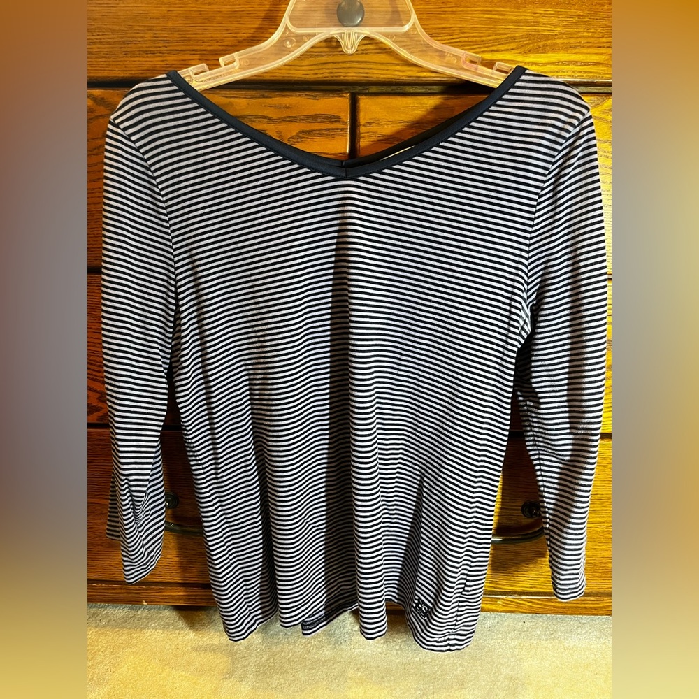 Liz Claiborne long sleeve top.